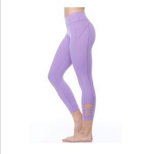 Beyond Yoga Cut-Out Capri leggings
